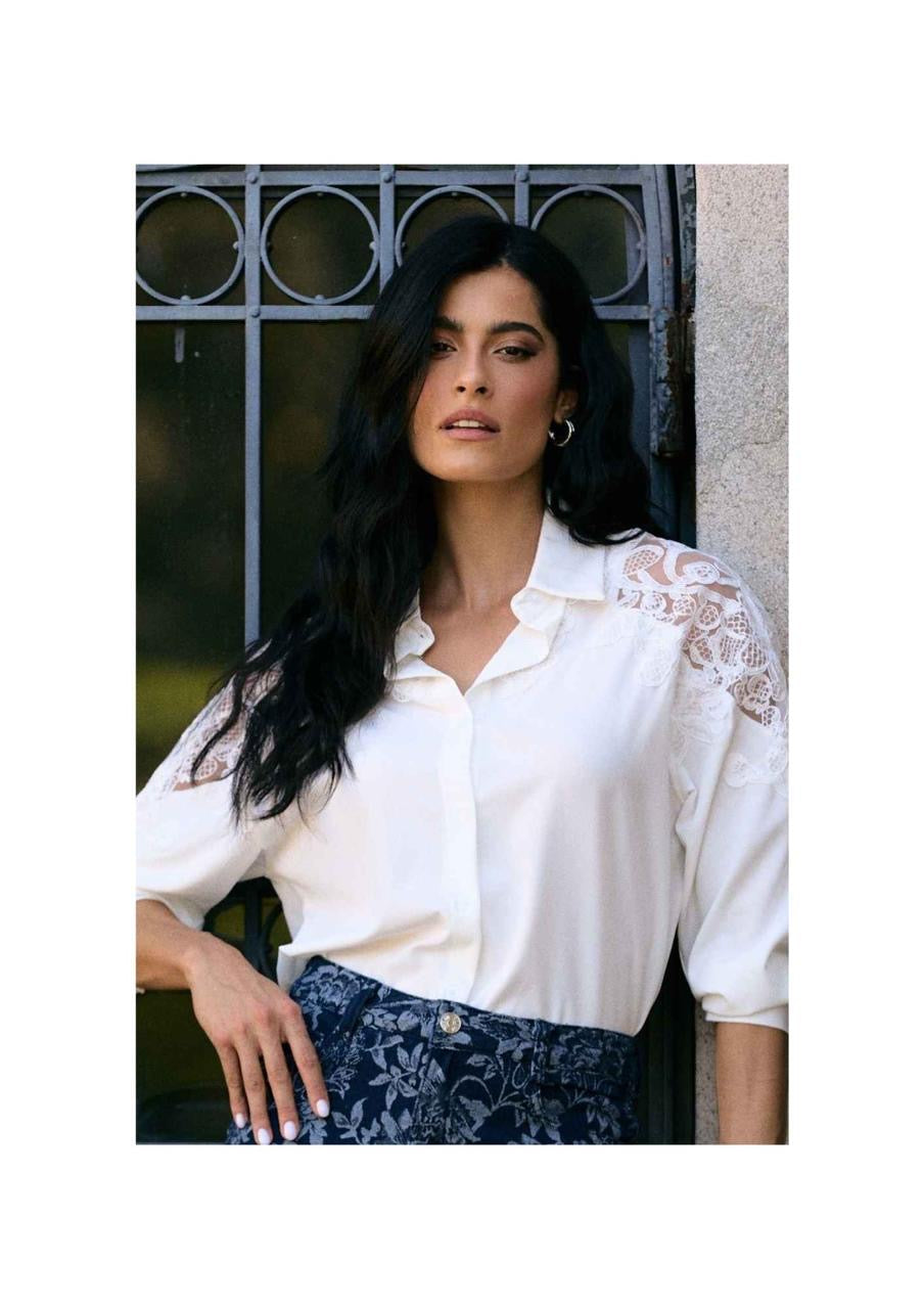 CAMISA DETALHE RENDA NO OMBRO