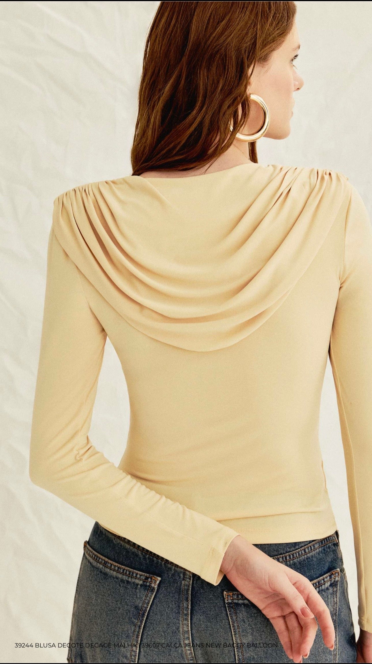 BLUSA DECOTE DEGAGÊ MALHA