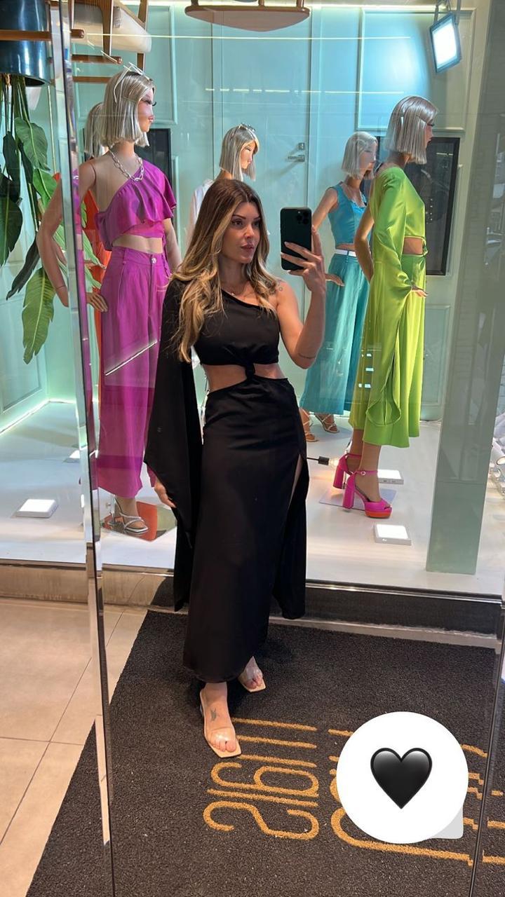 VESTIDO MANGA ÚNICA CLARA