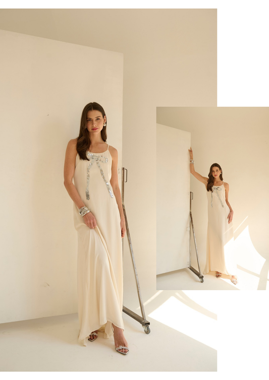 VESTIDO LAÇO LONGO
