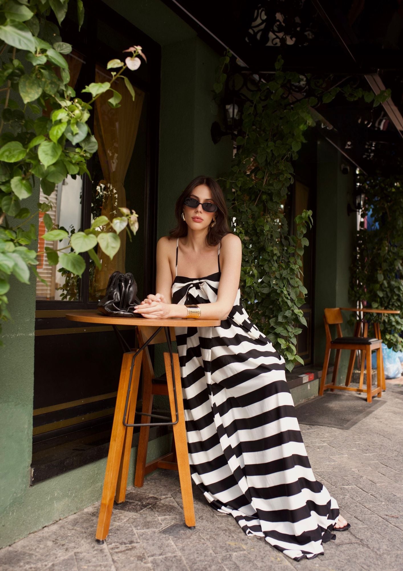 VESTIDO LISTRADO COM LAÇO
