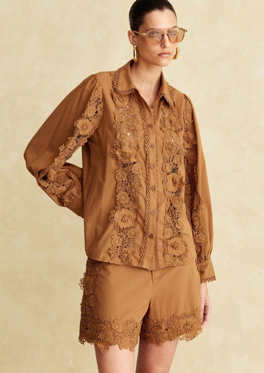 CAMISA RENDA COM RECORTE REDONDO