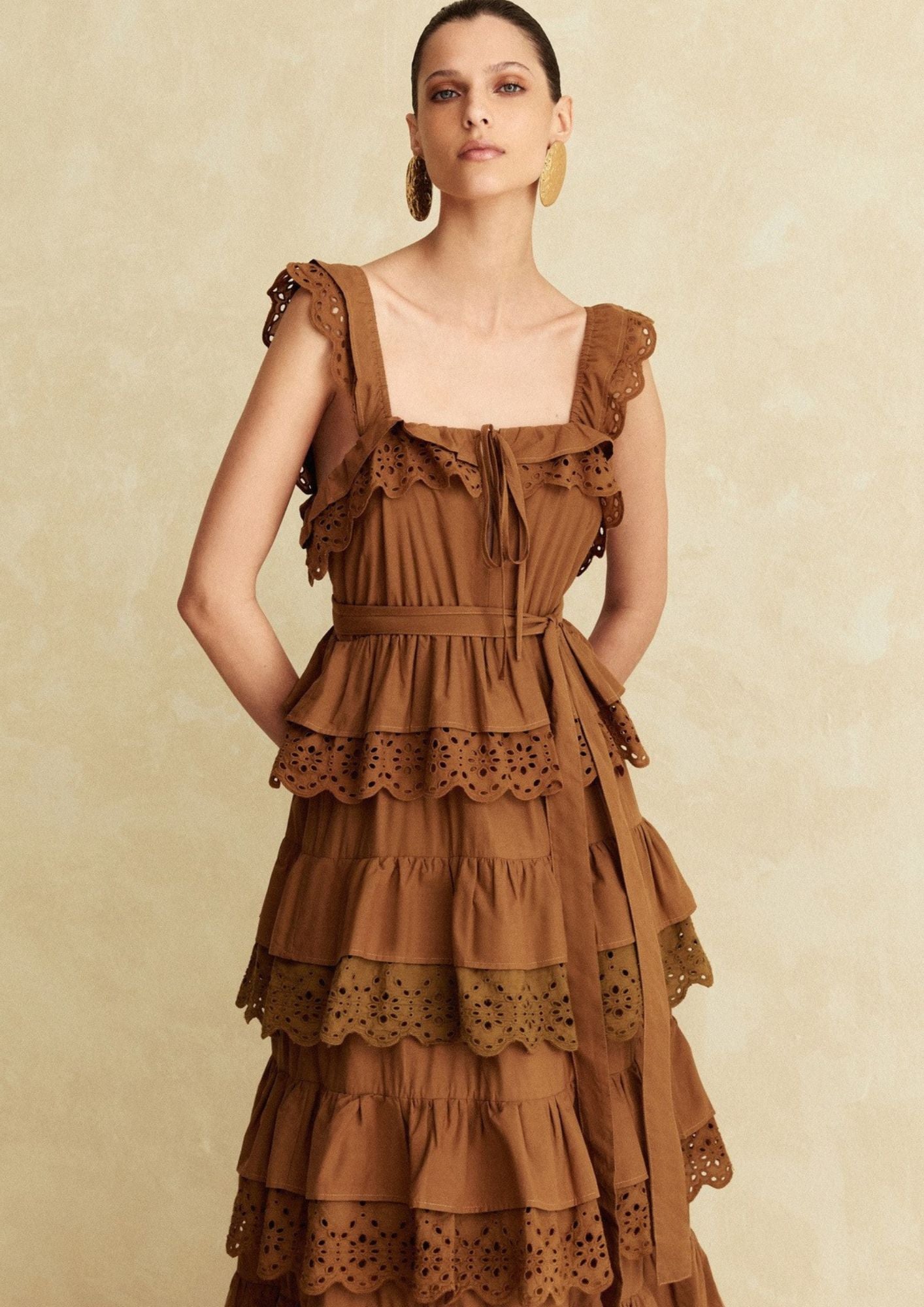 VESTIDO CAMADAS AMARRAÇÃO
