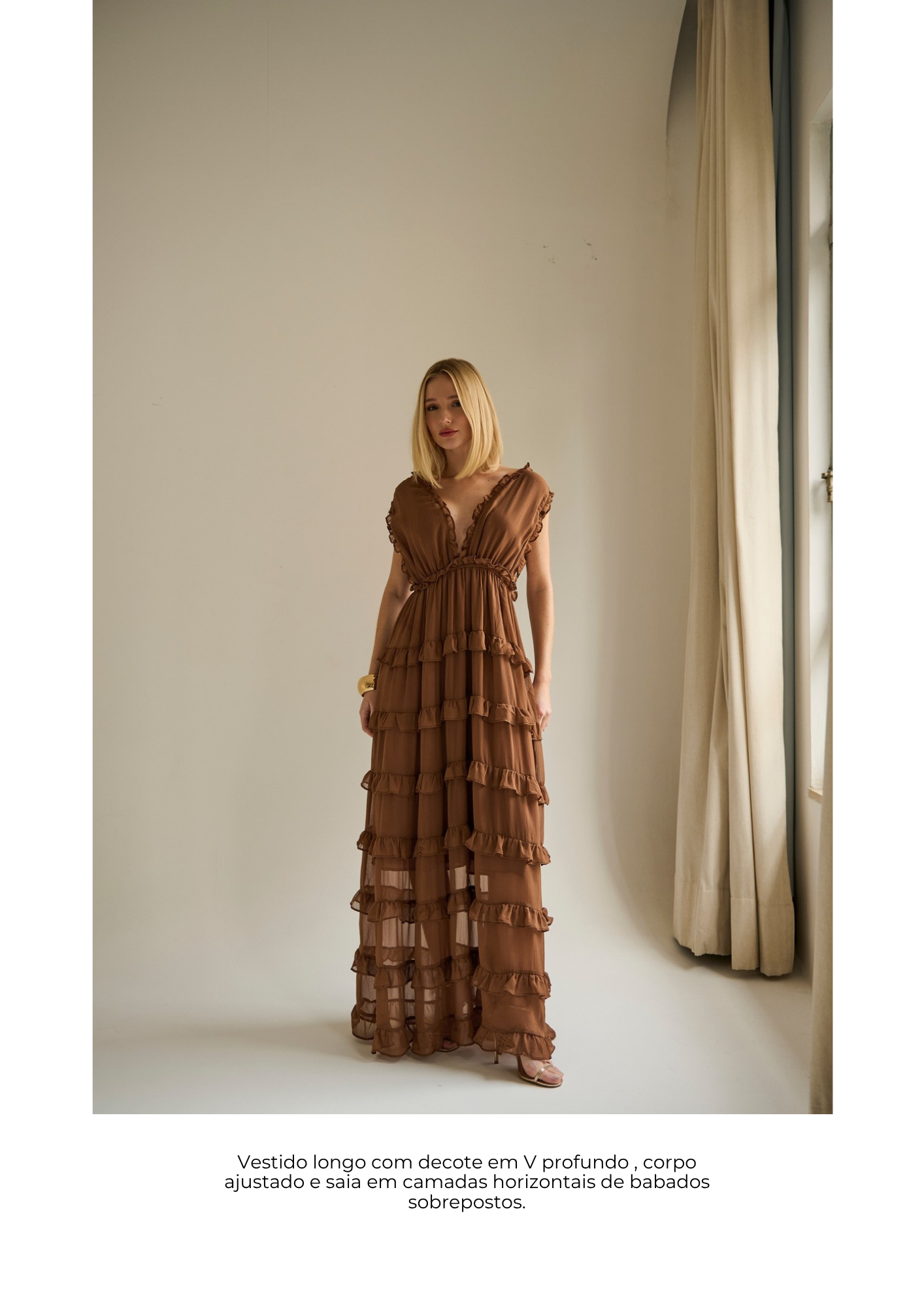VESTIDO DECOTE V COM BABADOS