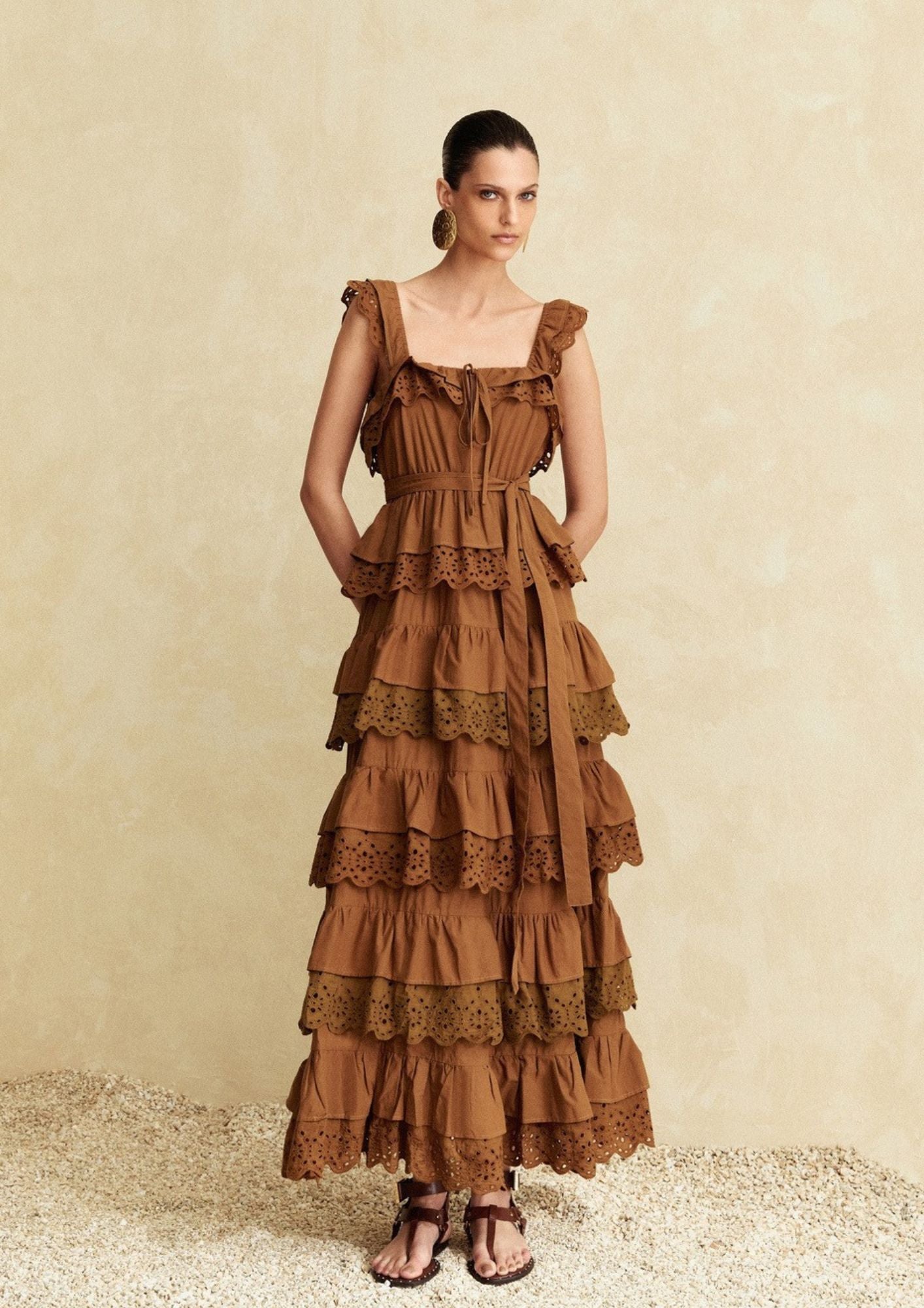 VESTIDO CAMADAS AMARRAÇÃO